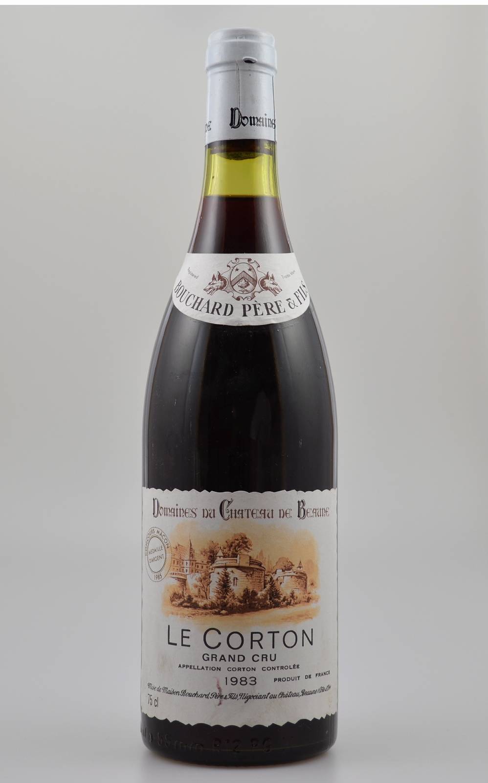 1 Flasche 1983 Le Corton Bouchard Pere & Fils , Grand Cru, ca. 75 cl, Abstand zwischen Kapsel und Wein: ca. 2 cm, Etikett min. beschmutzt sonst sehr ...