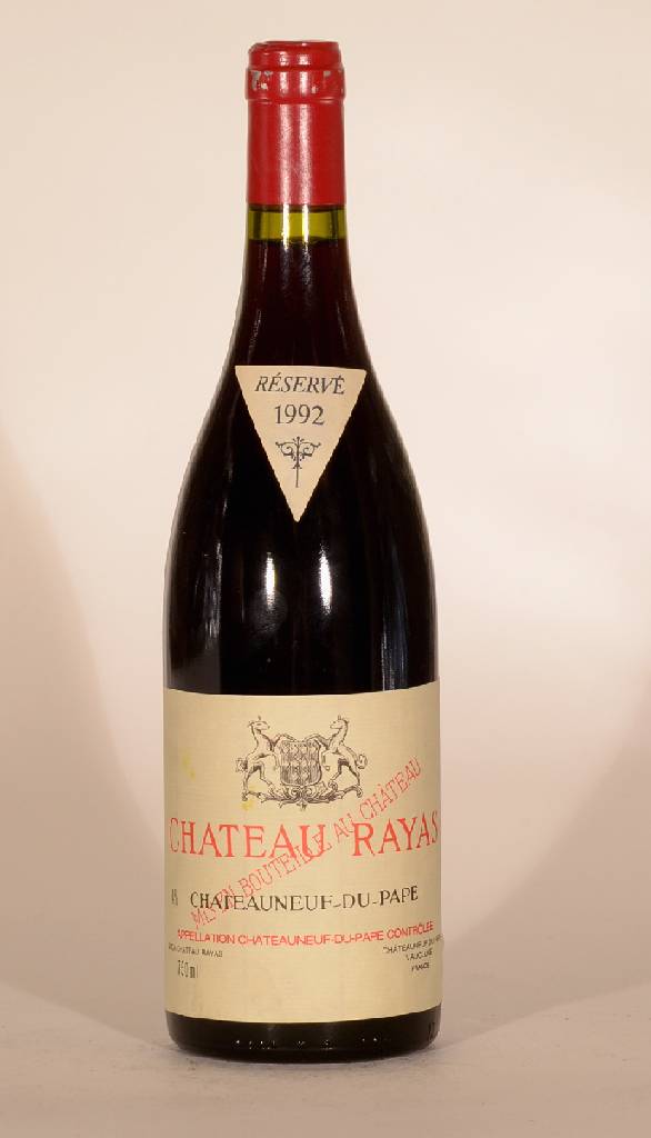 1 Flasche 1992 Chateau Rayas, Chateauneuf-Du-Pape, ca. 75 cl, 14 % Vol., Abstand zwischen Kapsel und Wein: ca. 1 cm, Kapsel min. berieben sonst sehr ...