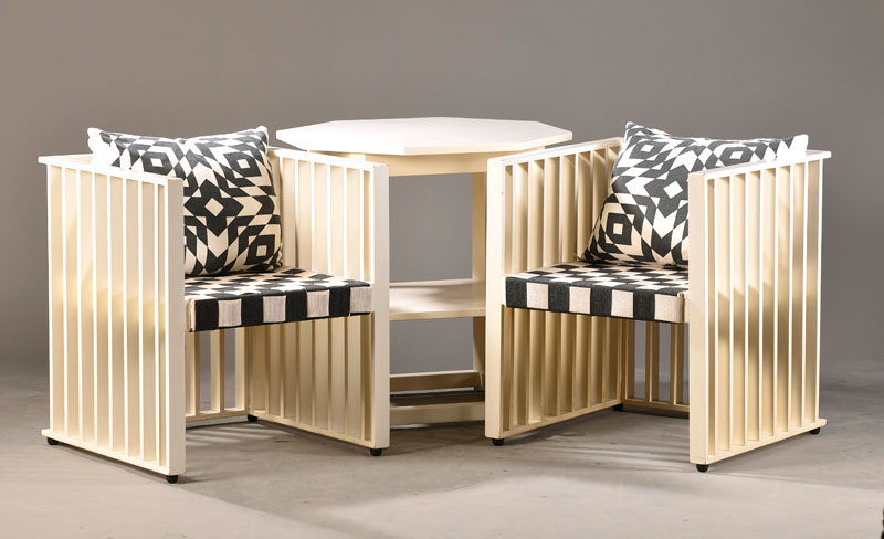 Sitzgarniture im Stil der "Purkersdorf"-Gruppe, Entwurf Josef Hoffmann, 1906, Ausführung wohl 1970, Hartholz weiss gelackt, 2 ...