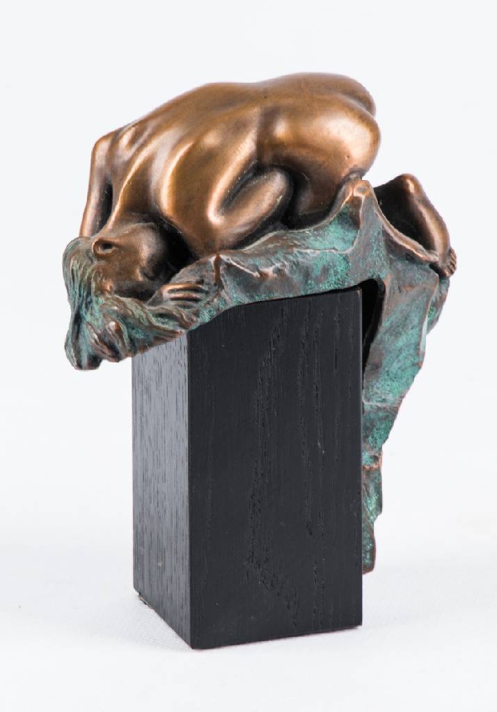 Auguste Rodin, 1840-1917, Danaide, Bronzeskulptur aus Les beaux arts, sign., num. 2622/14999, auf schwarzem Holzsockel, ca.14x11 cm