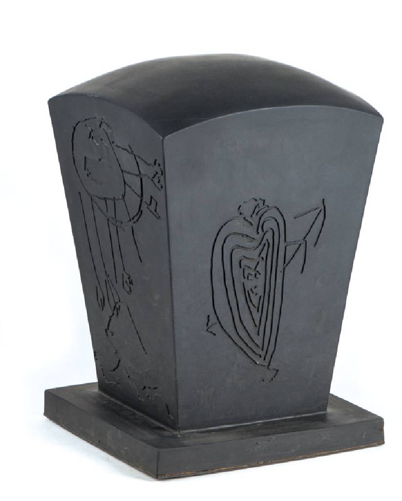 Philippe Starck, geb. 1949, Ara, Hocker aus Kautschuk, 1985, sign., ca. 42x29x29 cm