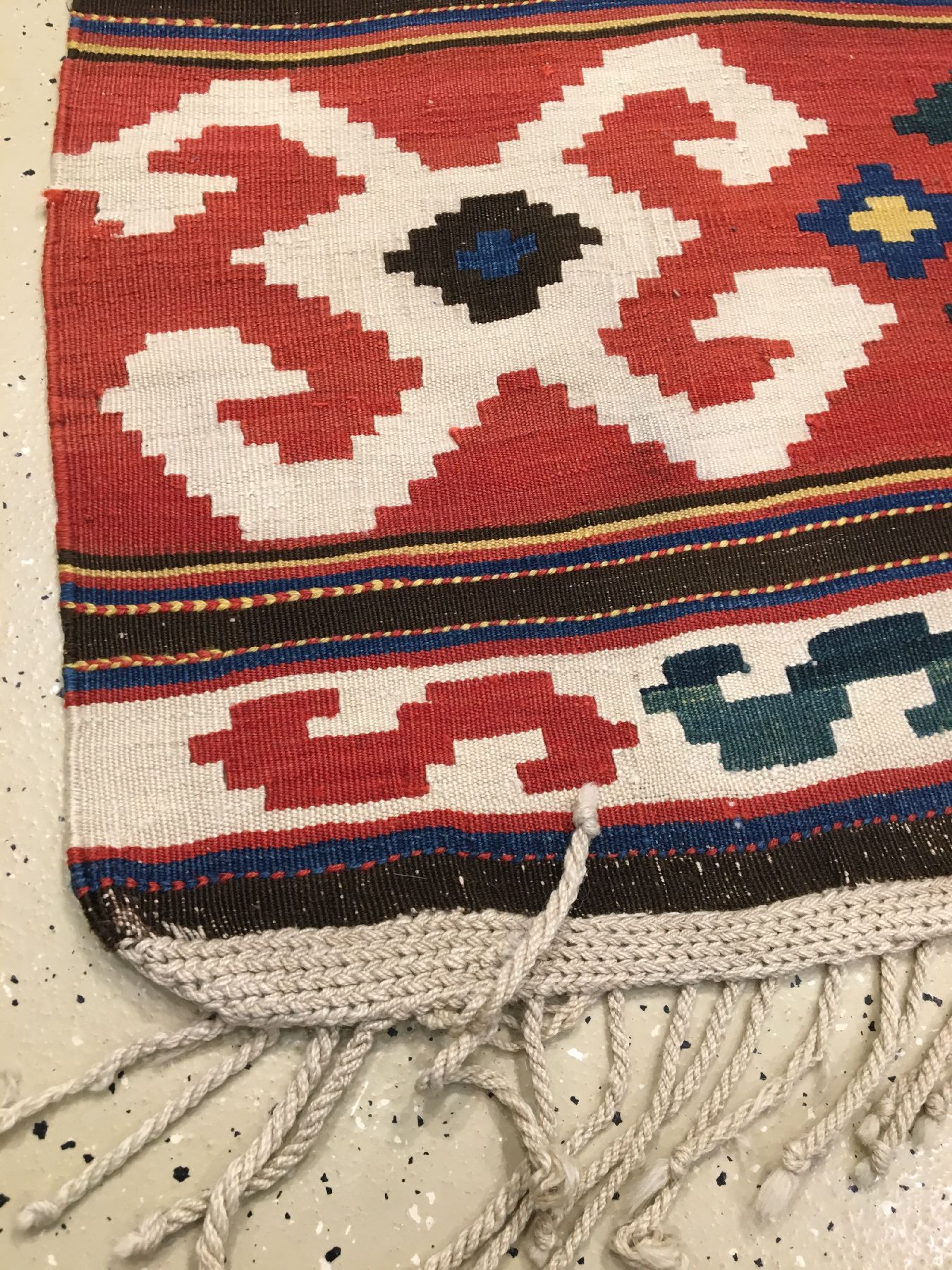Detail h: Azeri "Kelim" antik, Südkaukasus, 19.Jhd., Wolle gewebt auf Wolle. Querbalken mit sogenannten Kotschanak-Motiven (Widderhorn) belegen das ...