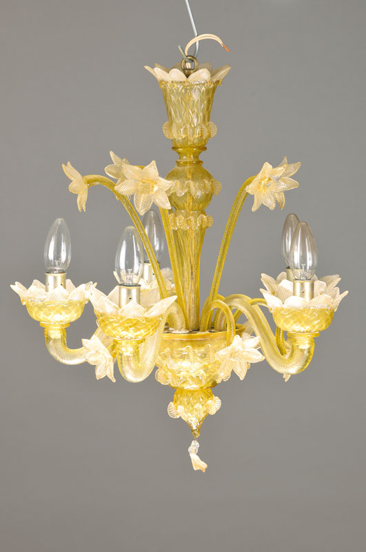 Deckenleuchter, Murano/Italien, 1960er Jahre, grüngelbes mundgeblasenes Glas mit eingeschmolzenem Goldpuder, in sich gedreht, applizierte Blätter ...