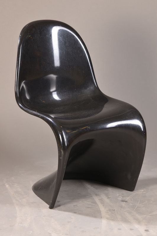 Sog. Panton-Chair, Herman miller, Entwurf Verner Panton, 1959, Ausführung 80er Jahre, Polypropylen, schwarz, Unterseite mit herman ...