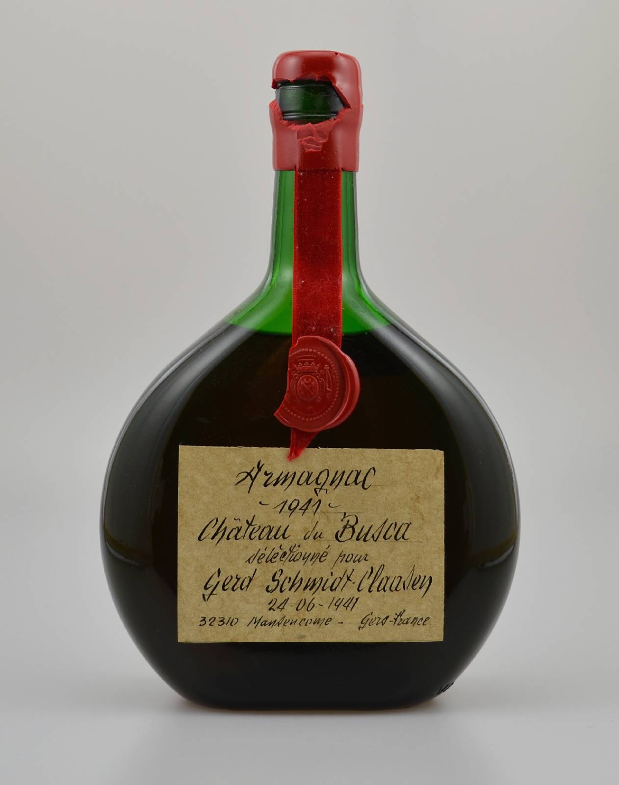 1 Flasche 1941 Chateau du Busca Armagnac, Abstand zwischen Kapselwachs und Armagnac, ca. 5 cm, Kapselwachs und Siegel besch. sonst guter ...
