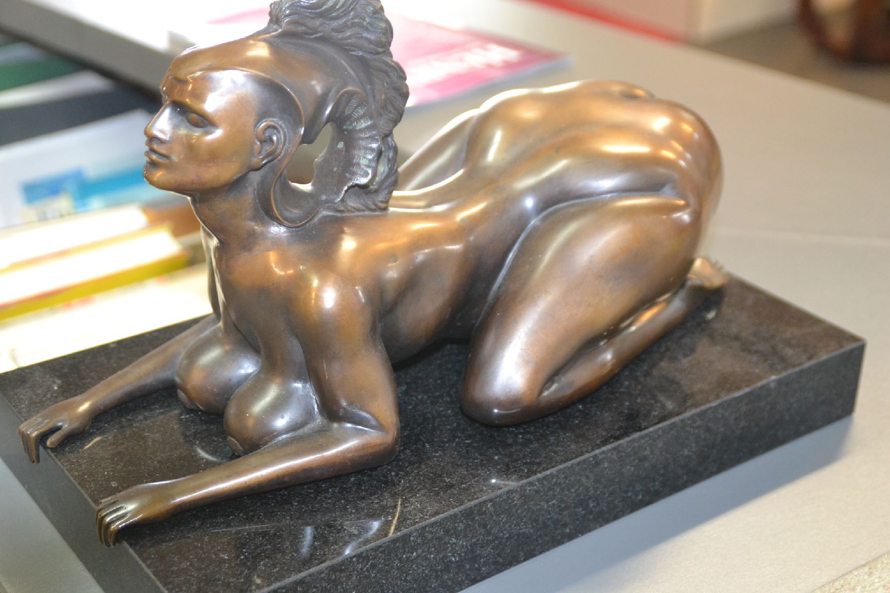 Detail c: Prof. Ernst Fuchs, 1930-2015 Wien, Wiener Sphinx, Bronzeskulptur, num. 652/1000, signiert, gegossen bei Venturi Arte mit Zertifikat von Paolo ...