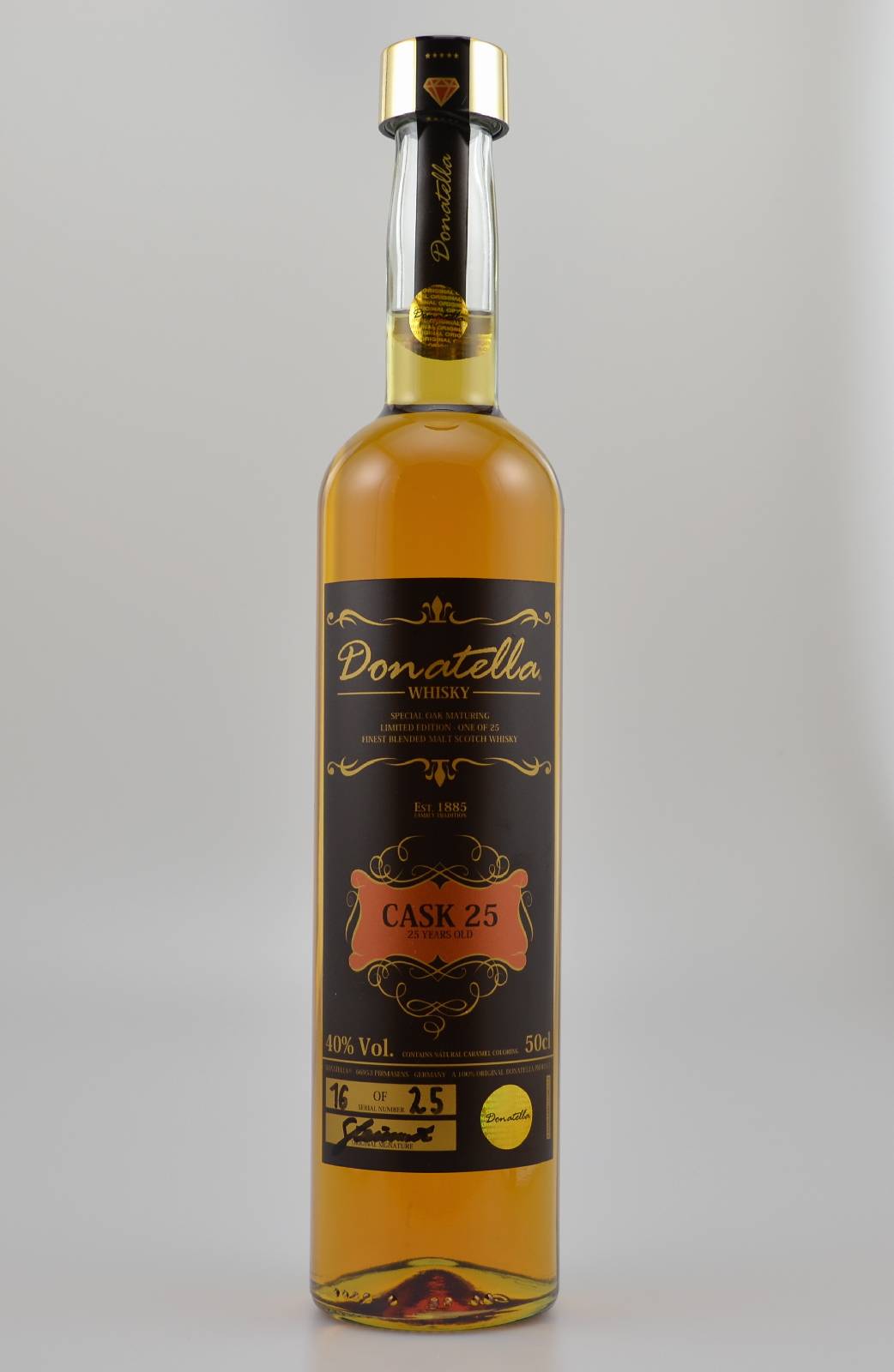 1 Flasche Donatella Scotch Whisky 25 Years Old Limited Edition, Flaschennummer 16 von nur 25 abgefüllten Flaschen., ca. 50 cl, 40 % Vol., 25 Jahre ...
