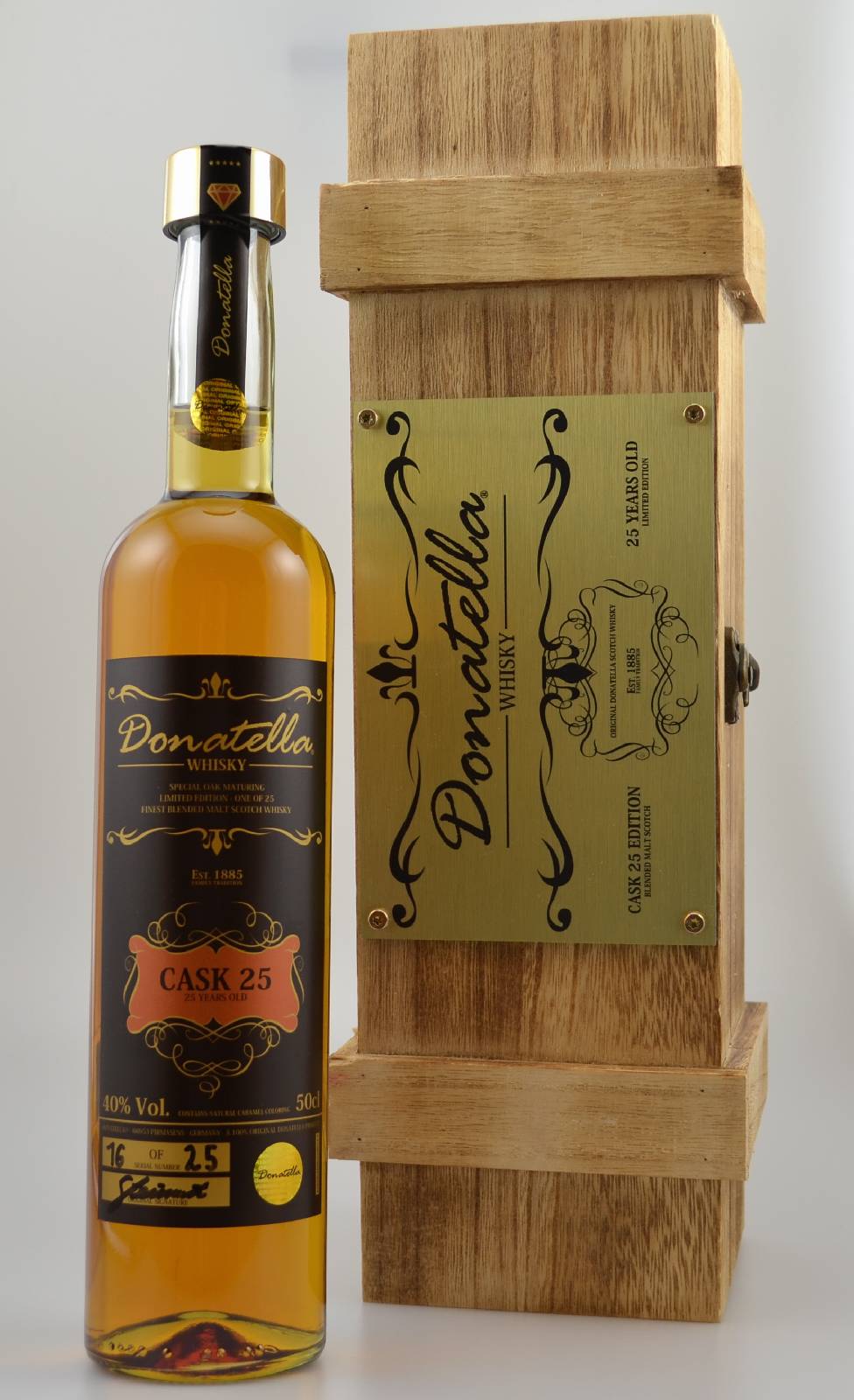 Detail a: 1 Flasche Donatella Scotch Whisky 25 Years Old Limited Edition, Flaschennummer 16 von nur 25 abgefüllten Flaschen., ca. 50 cl, 40 % Vol., 25 Jahre ...