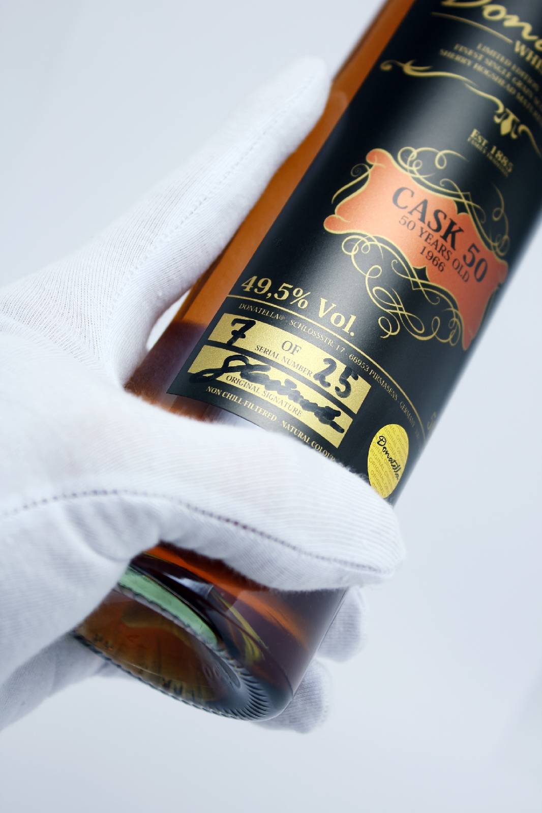 Detail f: 1 Flasche Donatella Scotch Whisky 50 Years Old Limited Edition, Flaschennummer 7 von nur 25 abgefüllten Flaschen., ca. 50 cl, 49,5 % Vol., 50 Jahre ...