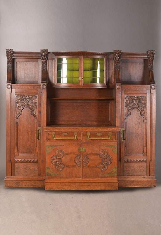 Repräsentatives Jugendstil-Buffet, deutsch, um1910/20, Eiche massiv, auf Rahmen gearbeitet, bestehend aus 5 Teilen, 2 Seitenschränke mit frei ...