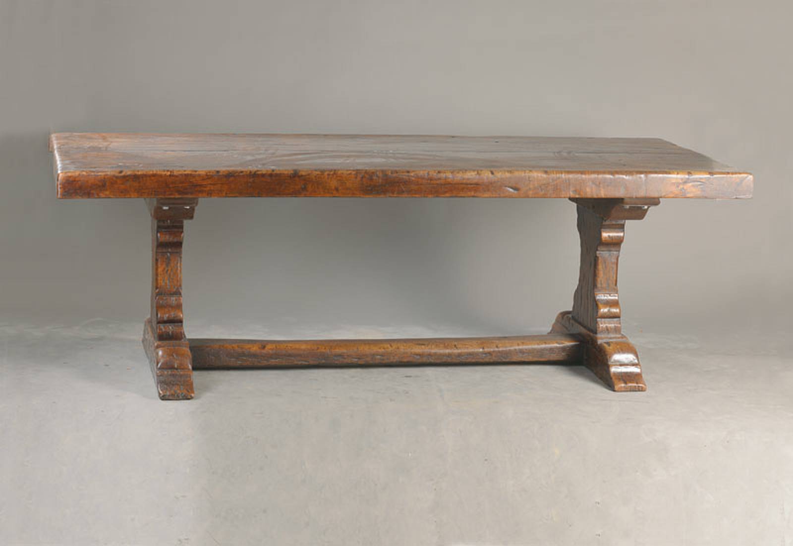 Großer Refektoriumstisch, wohl Spanien, 17.- 18.Jh., massives Nussbaum ca. 77x100x232 cm