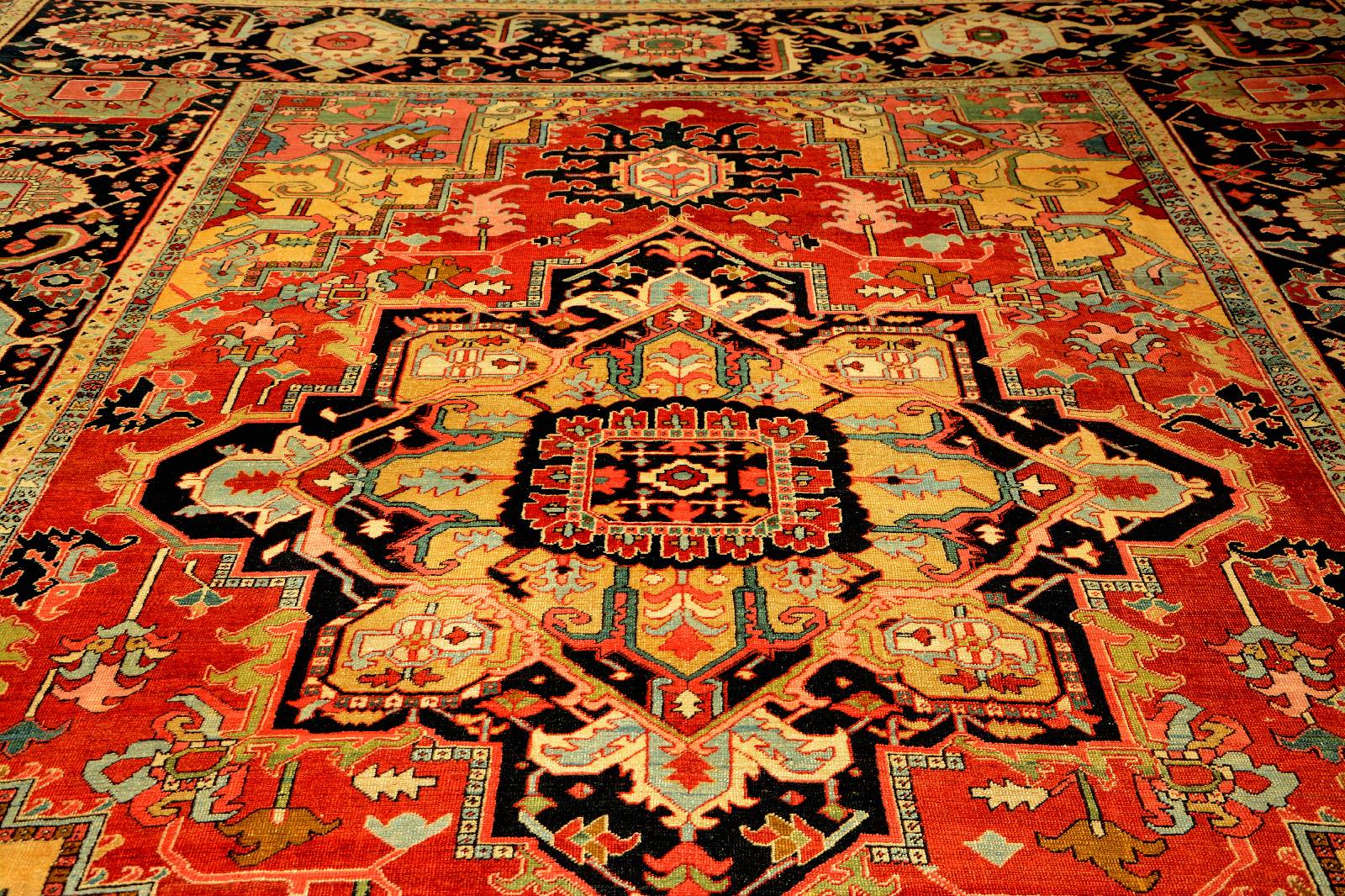 Detail c: Azeri, Azerbaijan, gebrauchter Wollteppich ,maß:483 X 348 cm,tarif code 57011090