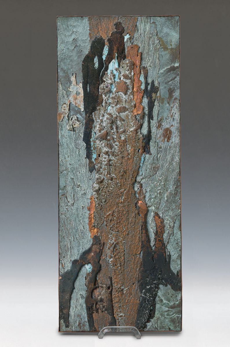 Maria Federer, Metallkomposition auf Holz, verso sign., und dat. 1970, gr. ca. 48,5x19 cm