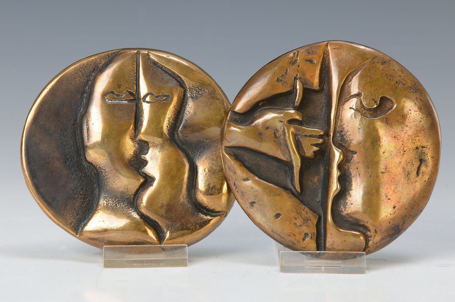 Helmut Lander, 1924 Weimar-2013 Darmstadt, Konvolut aus 2 Bronzeplaketten, je sign., ca. 10,5x10,5cm