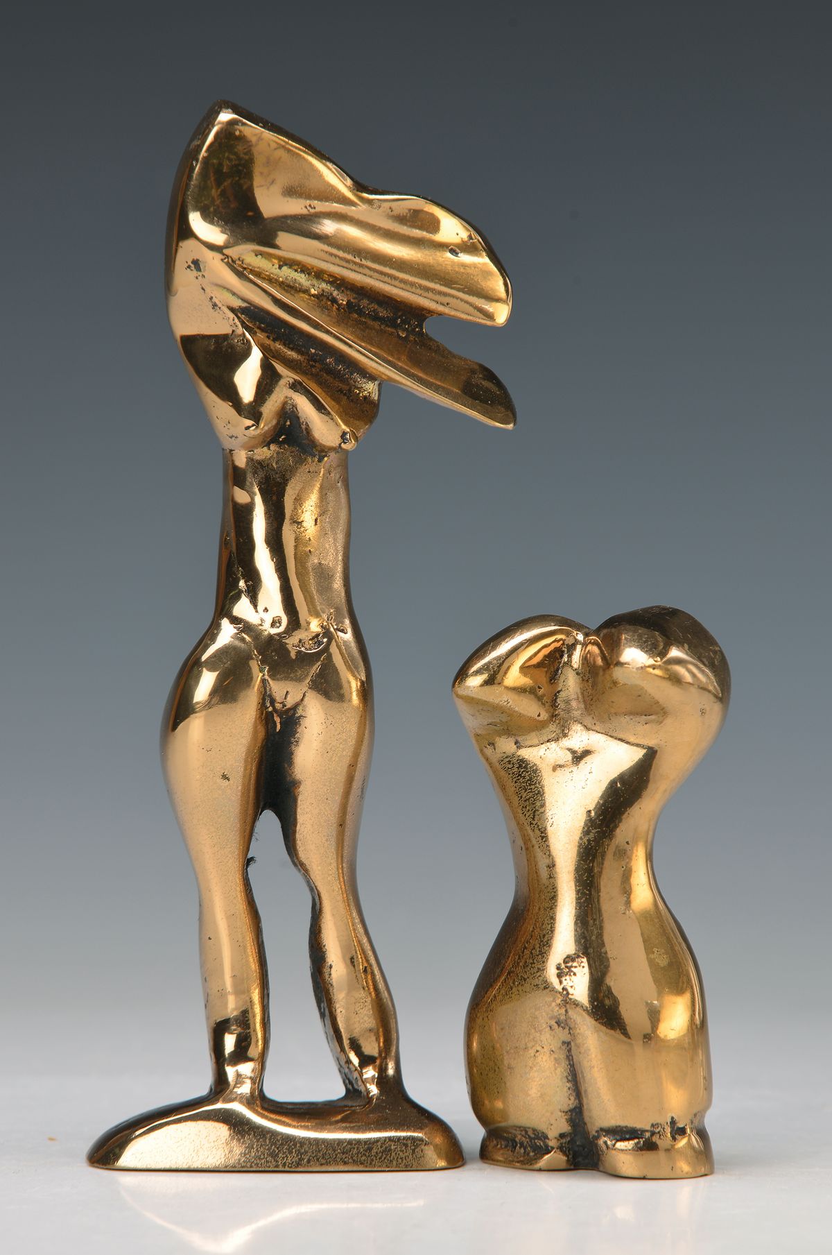 Helmut Lander, 1924 Weimar - 2013 Darmstadt, Lot aus 2 Bronzeskulpturen, weiblicher Torso und stehender Akt, H.ca. 16 und 9 cm