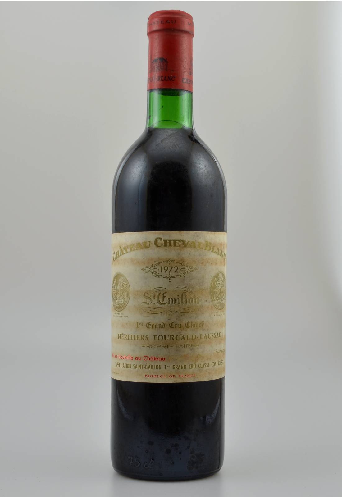 1 Flasche 1972 Chateau Cheval Blanc, Saint-Emilion, 1er Grand Cru Classe, Füllstand: ca. top shoulder, Etikett gebräunt, unverkostet