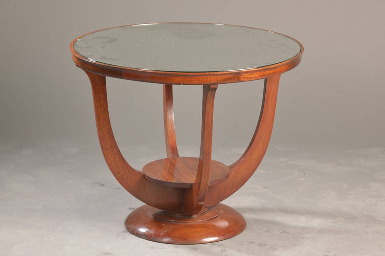 Beistelltisch, im Art-Deco-Stil, 20.Jh. Mahagoni massiv, mit Spiegelplatte, sehr dekorativ, H. ca. 56 cm, D. ca. 68 cm