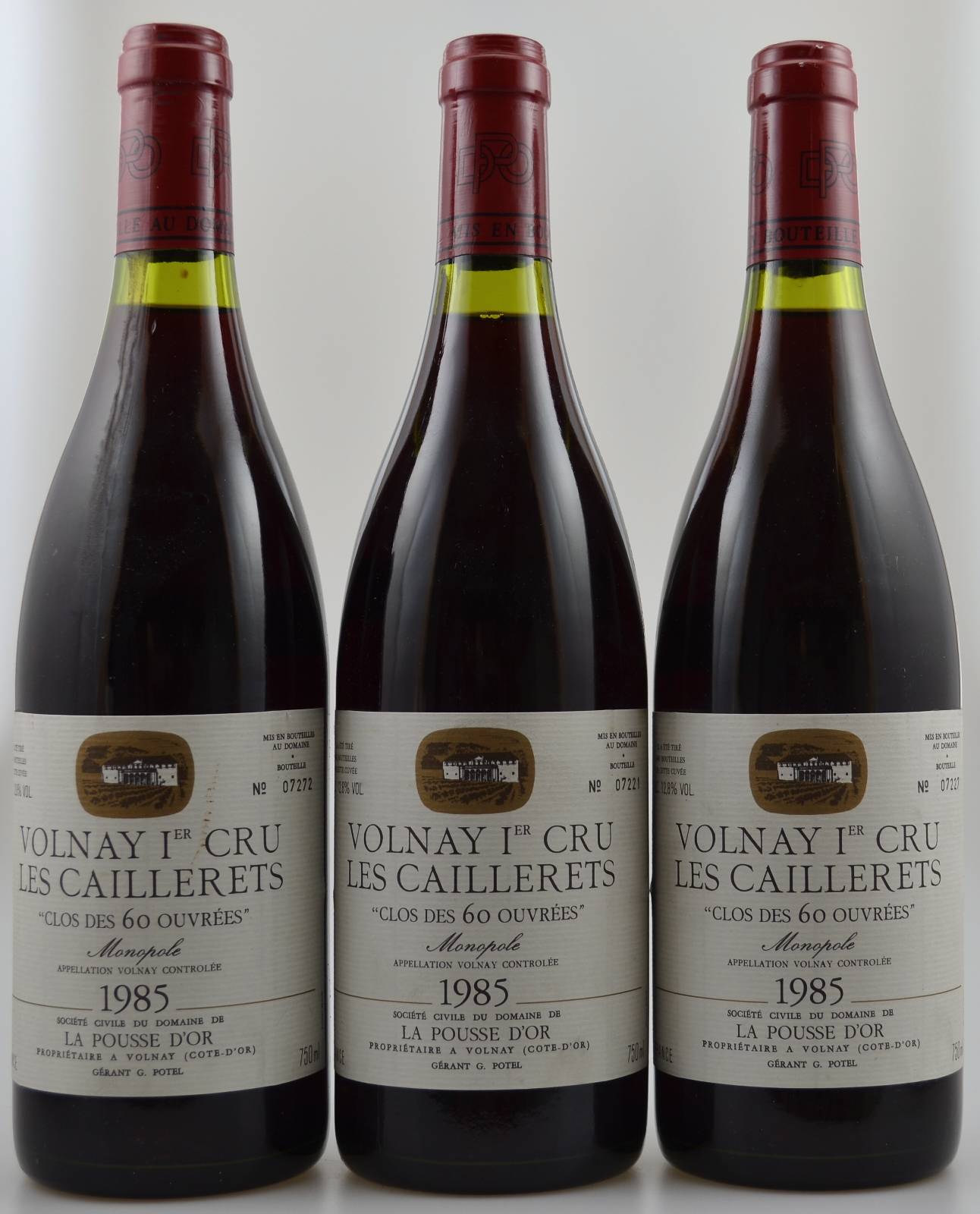 3 Flaschen 1985 Domaine de la Pousse d'Or En Caillerets Clos des 60 Ouvrees, Volnay, je ca. 75 cl, Abstand zwischen Kapsel und Wein: ca: 1 cm, ...