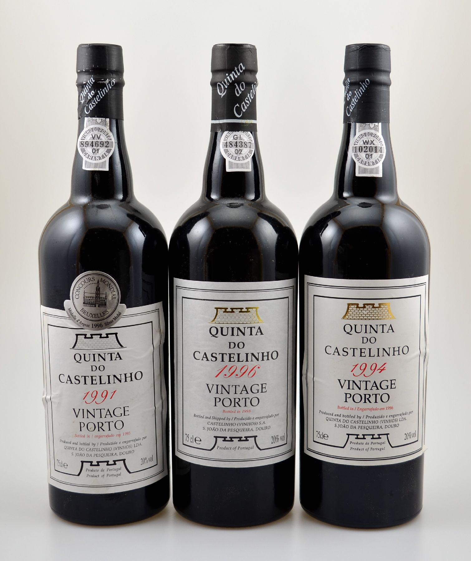 3 Flaschen Quinta do Castelinho Vintage Port , Jahrgänge: 1991, 1994 & 1996, je ca. 75 cl, 20 % Vol., Füllstände: je ca. into neck, unverkostet, ...