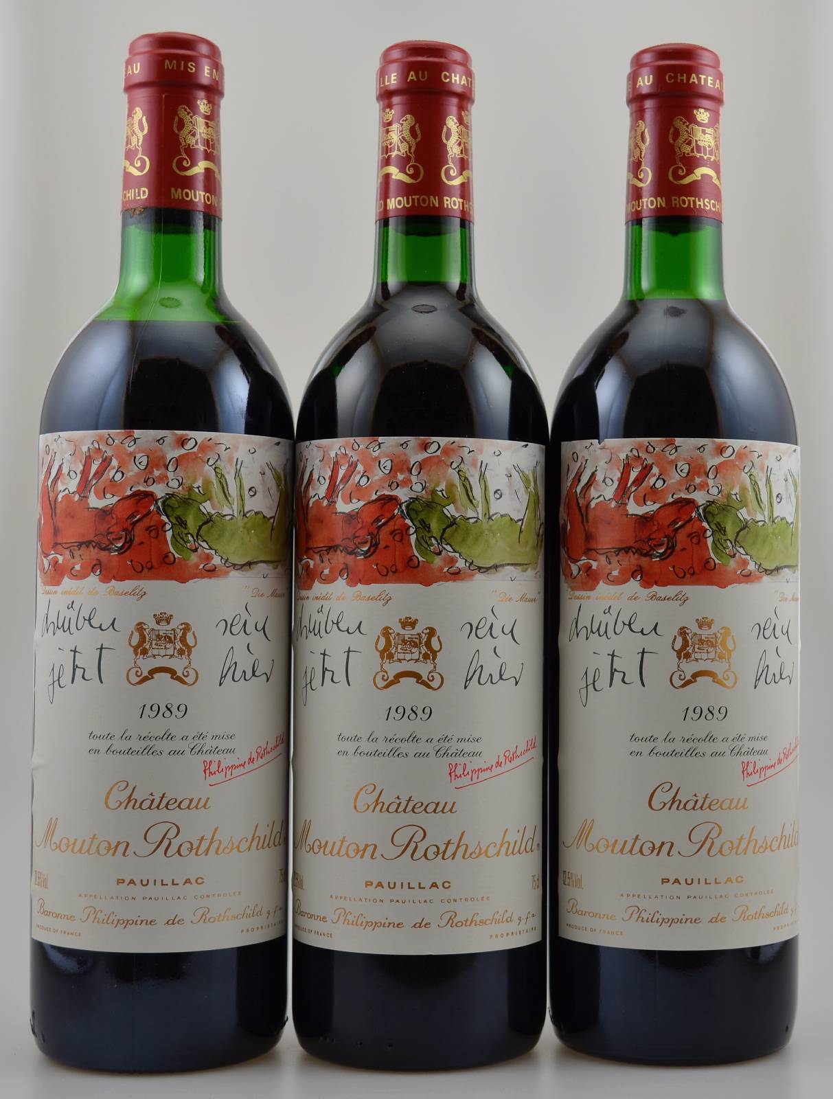 6 Flaschen 1989 Chateau Mouton Rothschild, Premier Cru Classe, Pauillac, je ca. 75 cl, 12,5 % Vol., Füllstände: ca. into neck, eine Flasche upper ...