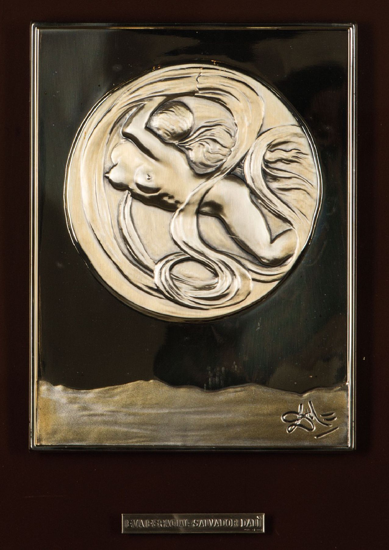 Salvador Dali, Bildplatte aus Sterlingsilber, "Eva Espacial", Italian, nach 1968, am Rand gemarkt 925, Stern und AR, mittig weiblicher Akt ...