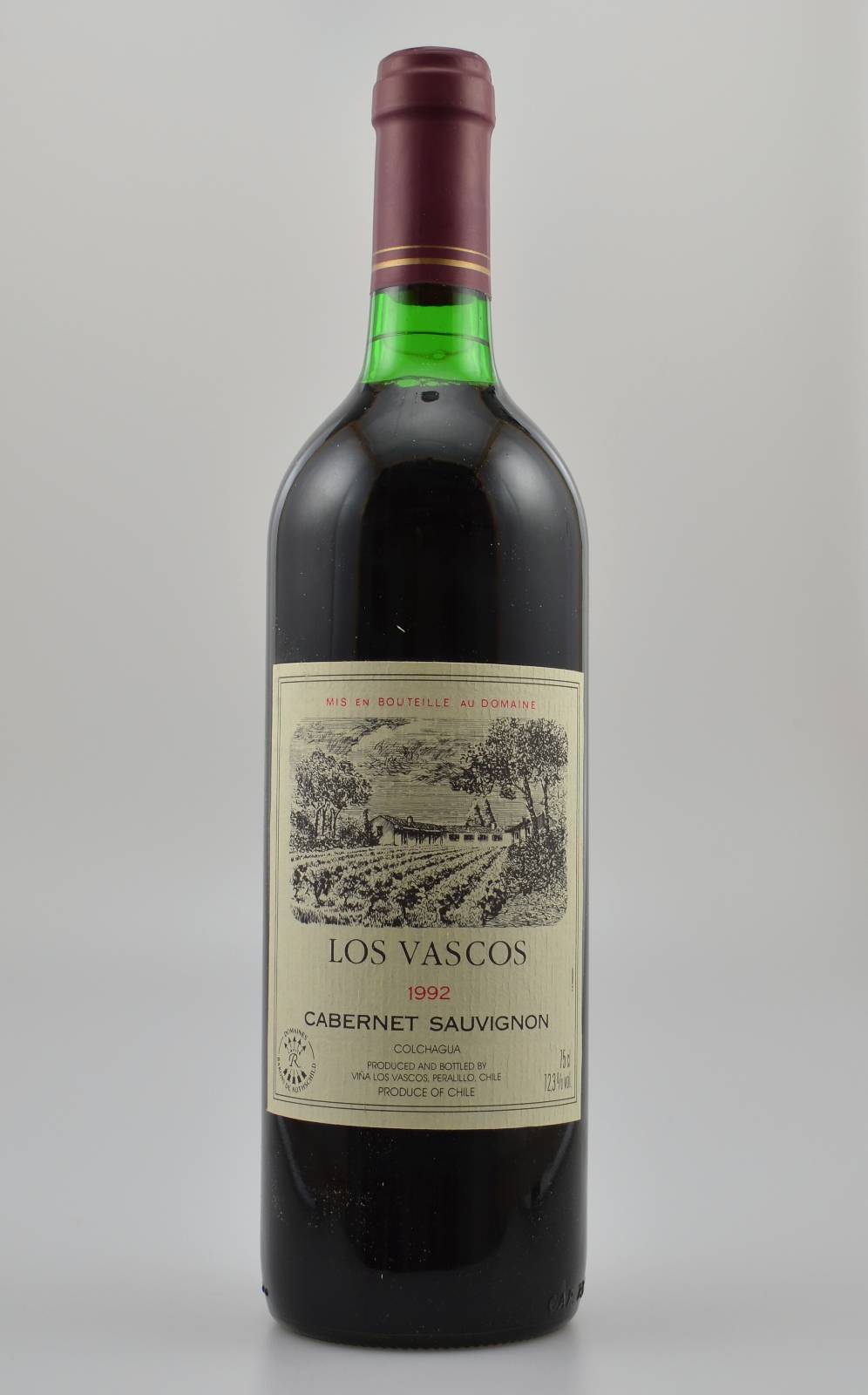 12 Flaschen 1992 Los Vascos, je ca. 75 cl, 12,3 % Vol, Füllstände: top shoulder bis into neck, sehr gute Erhaltungszustände, unverkostet, in OHK