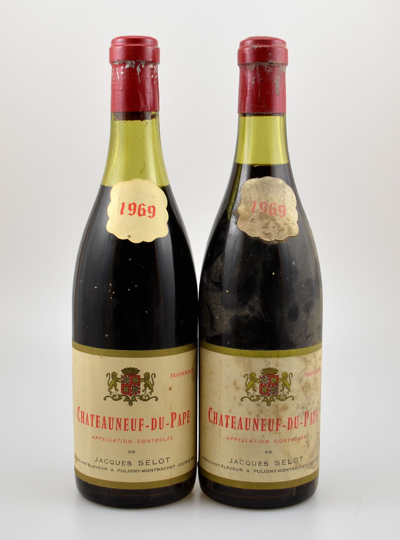 2 Flaschen 1969 Chateauneuf-du-Pape, Jacques Selot, Abstand zwischen Kapsel und Wein: 3/4 cm, Etiketten l. beschmutzt, Kapseln l. besch., ...