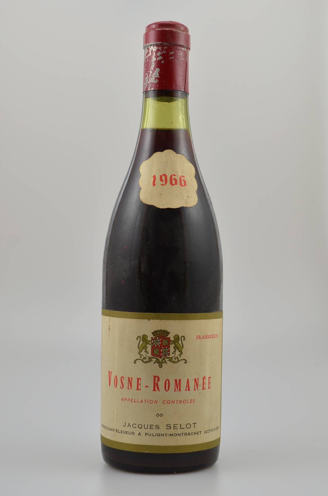 1 Flasche 1966 Vosne-Romanee, Jacques Selot, Abstand zwischen Kapsel und Wein: 2 cm, Kapsel l. besch., unverkostet, sammelwürdig