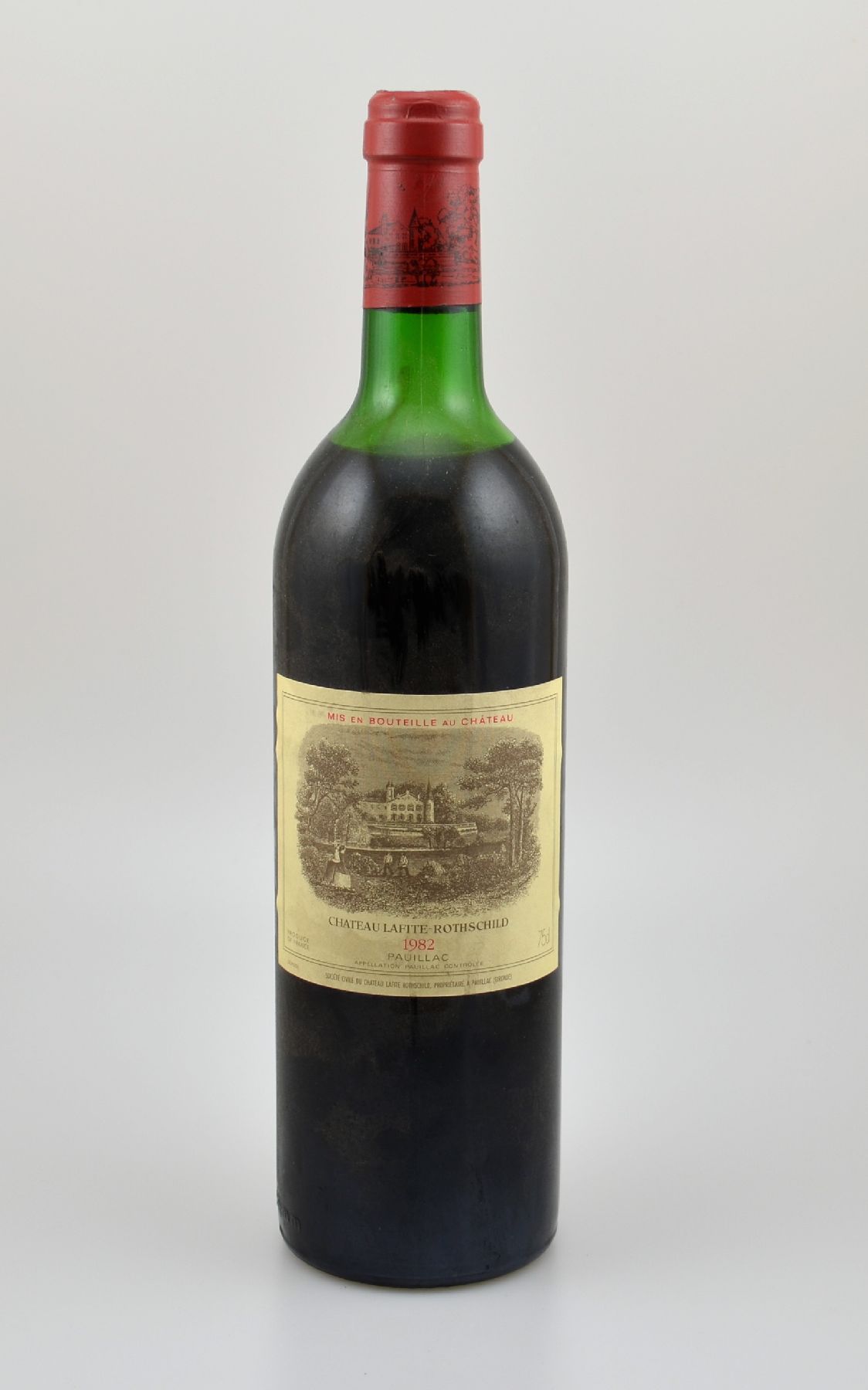 1 Flasche 1982 Chateau Lafite Rothschild, Pauillac, Premier Grand Cru Classe, ca. 75 cl,Füllstand: ca. upper mid shoulder, unverkostet , sehr selten ...
