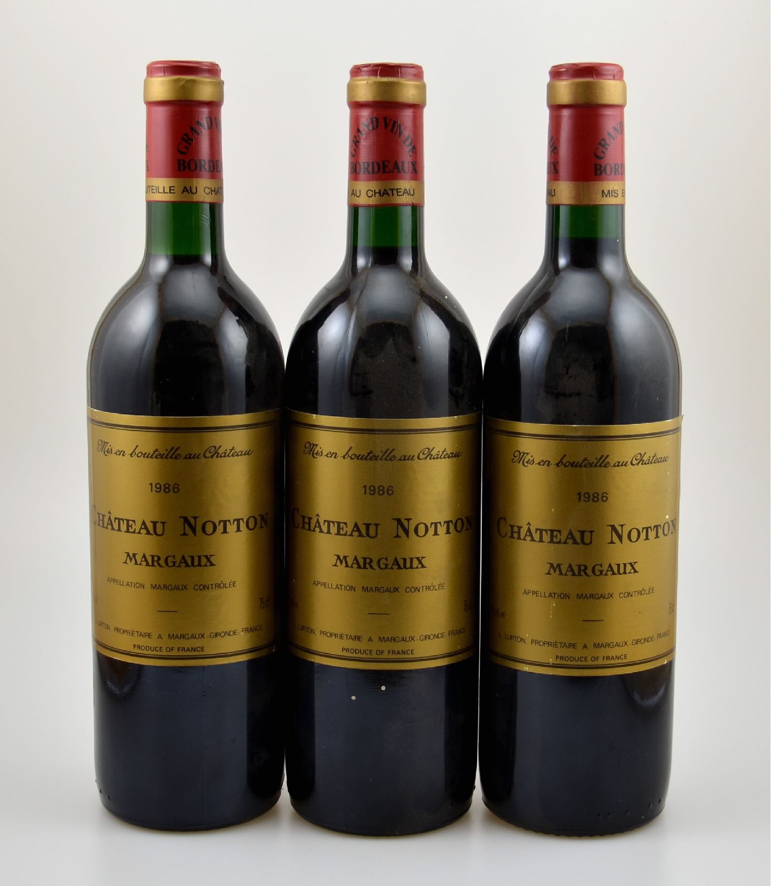 3 Flaschen 1986 Chateau Notton Margaux, je ca. 75 cl, 12,5 % Vol., Füllstände: ca top shoulder bis into neck, unverkostet, Provenienz: Aus einer ...