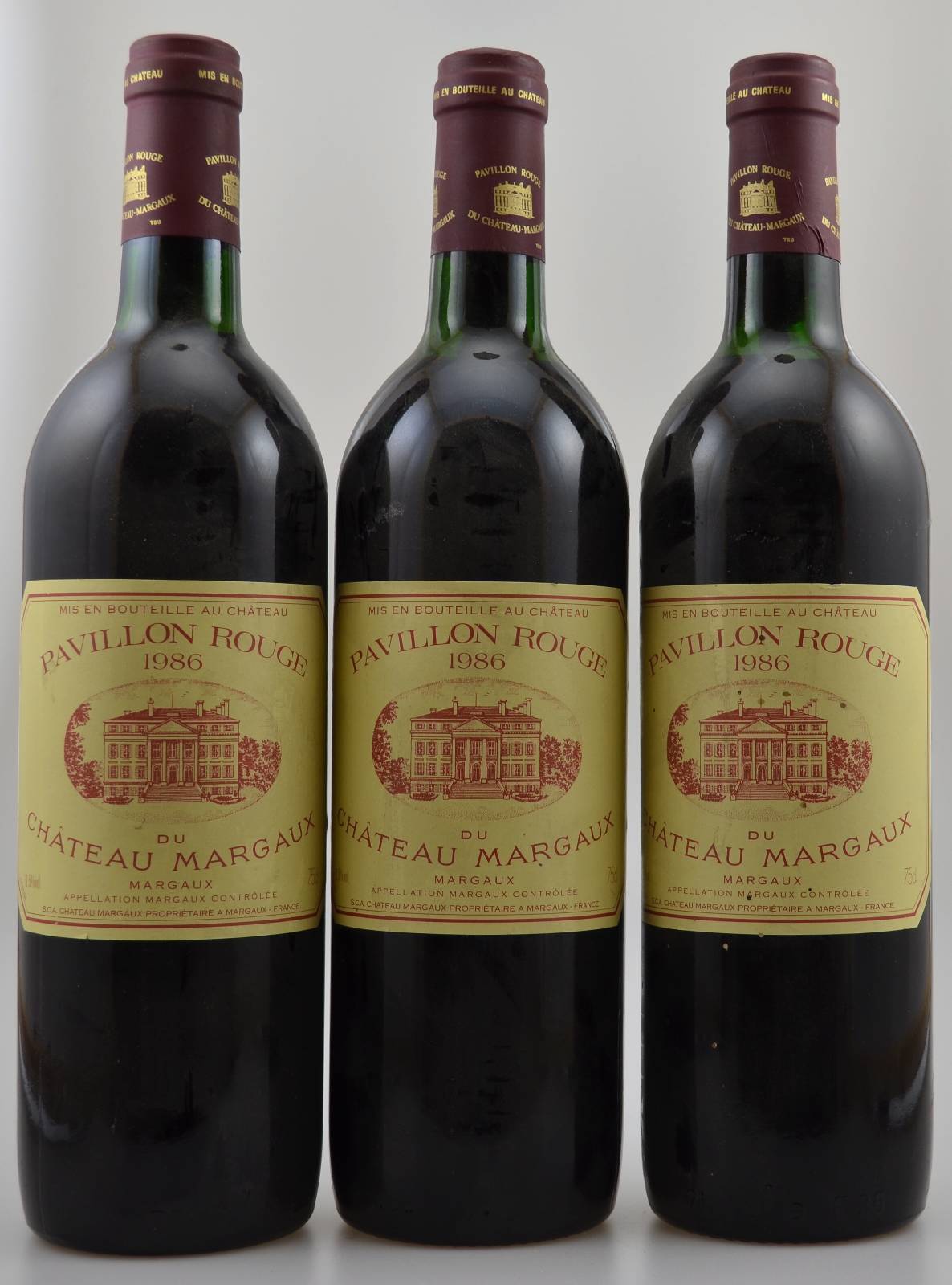 3 Flaschen 1986 Pavillon Rouge du Chateau Margaux, 2. Wein von Chateau Margaux, je ca. 75 cl, 12,5 % Vol., Füllstände: ca. top shoulder, unverkostet