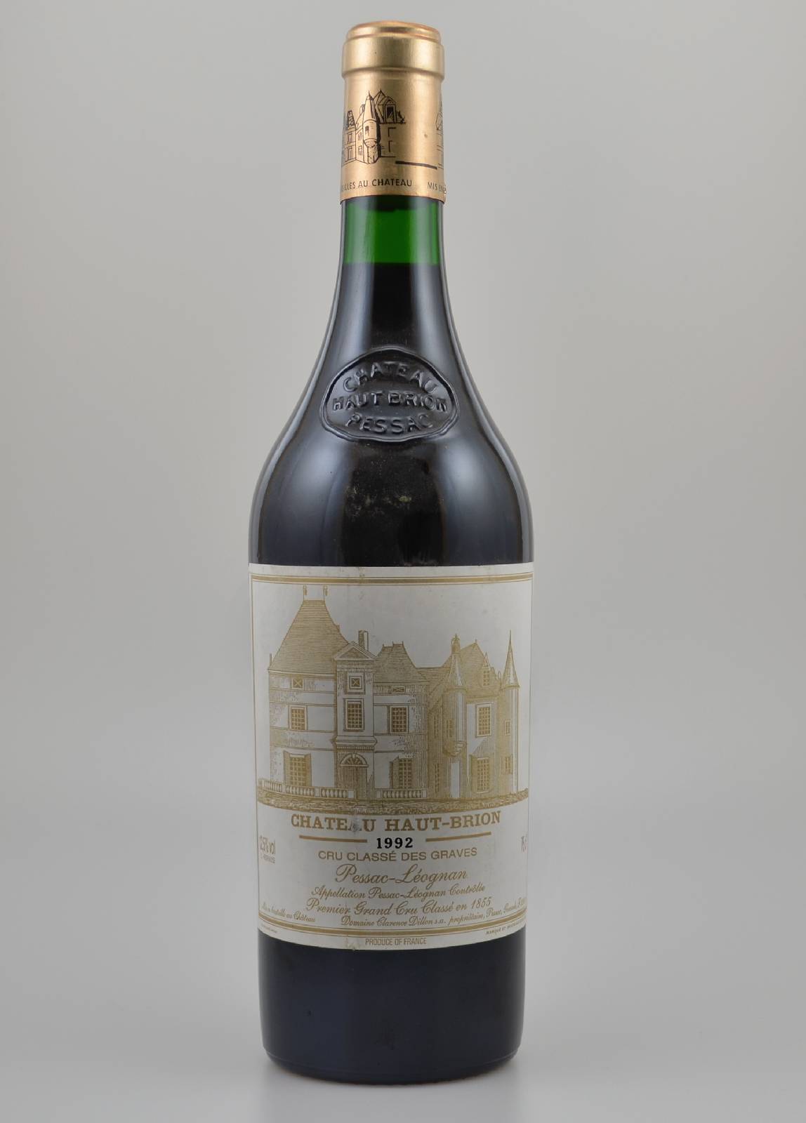 1 Flasche 1992 Chateau Haut Brion, Pessac-Leognan, Premier Grand Cru Classe, ca. 75 cl, 12,5 5 Vol., Abstand zwischen Kapsel und Wein: ca. 1,5 cm, ...