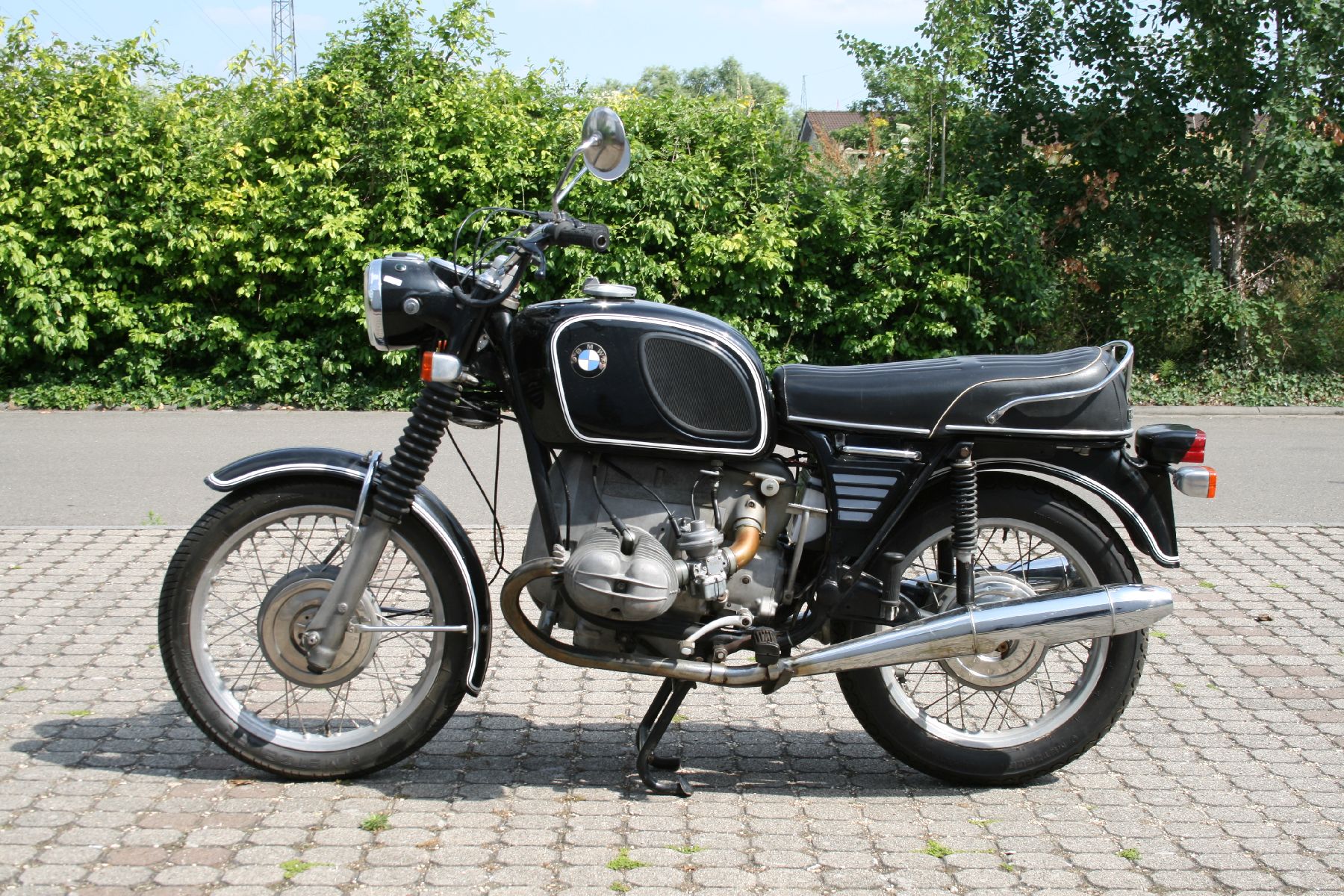 Detail a: BMW R 75/5, Fahrgestellnummer: TP1439543, EZ 05/1975, 1. Hand, Laufleistung ca. 20.533 km, H-zulassungsfähig, 37 kW/ 50 PS, 2- Zylinder Boxermotor, ...