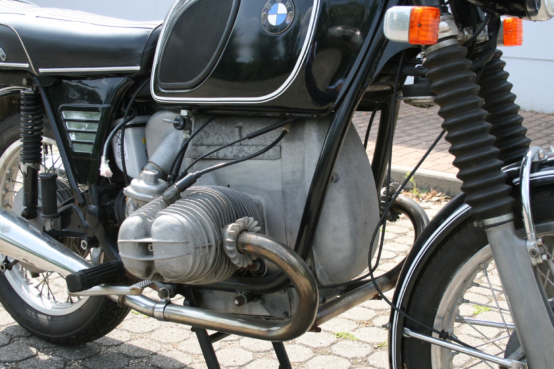 Detail f: BMW R 75/5, Fahrgestellnummer: TP1439543, EZ 05/1975, 1. Hand, Laufleistung ca. 20.533 km, H-zulassungsfähig, 37 kW/ 50 PS, 2- Zylinder Boxermotor, ...