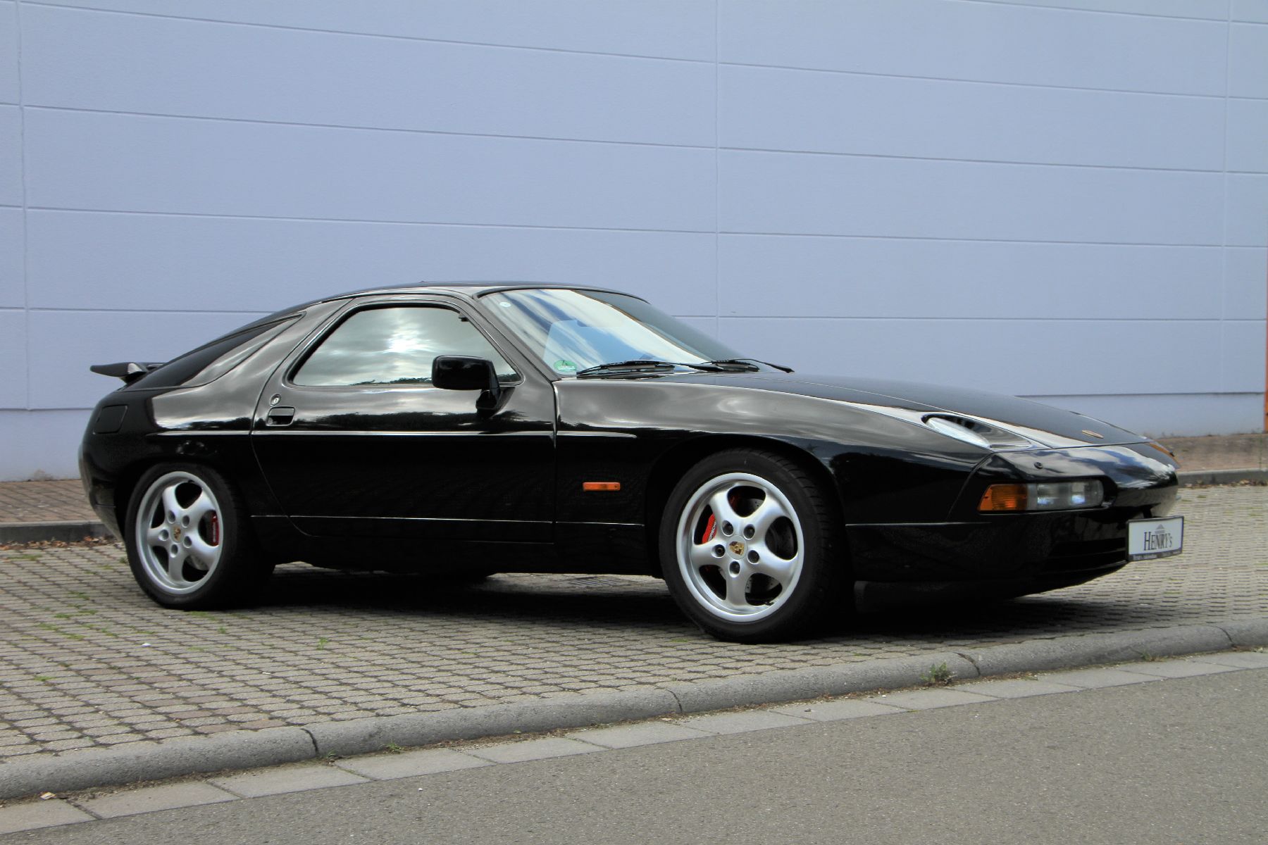Detail c: Porsche 928 GT, Fahrgestellnummer: WPOZZZ92ZMS801572, EZ 06/1991, 4. Hand laut Brief, Fahrzeug war erstmals auf eine Firma zugelassen und wurde ...