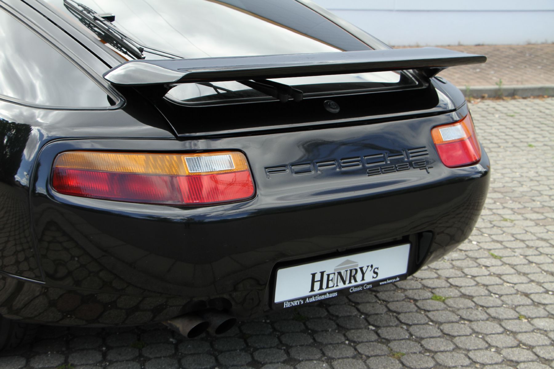 Detail f: Porsche 928 GT, Fahrgestellnummer: WPOZZZ92ZMS801572, EZ 06/1991, 4. Hand laut Brief, Fahrzeug war erstmals auf eine Firma zugelassen und wurde ...