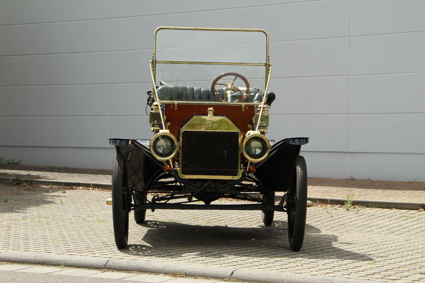 Detail b: Ford T Torpedo Roadster, Fahrgestellnummer: 116652, EZ 07/1912, 3. Hand, Laufleistung 32.056 miles abgelesen, Vollabnahme für deutsche Zulassung ...