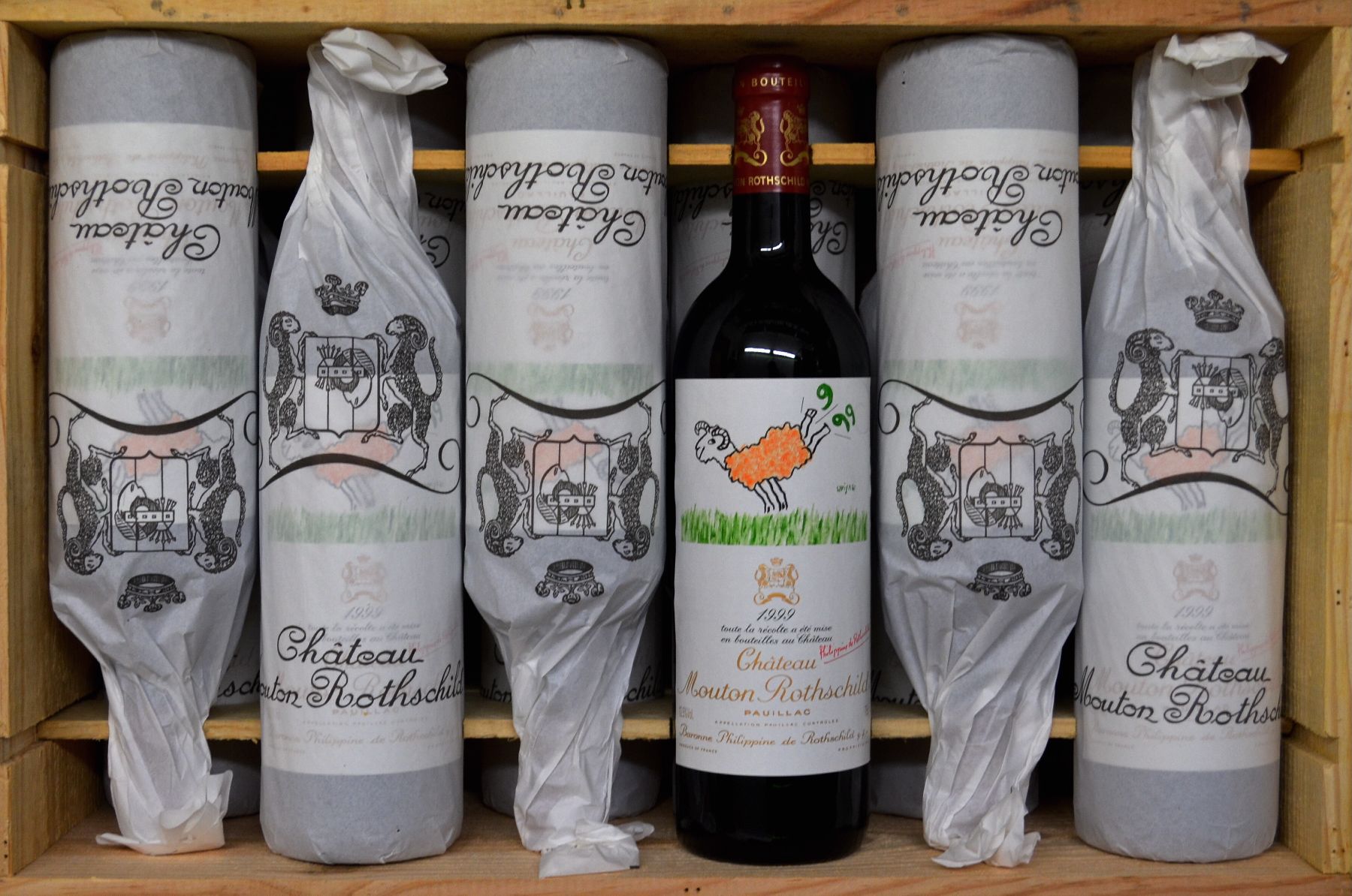 Detail a: 12 Flaschen 1999 Chateau Mouton Rothschild, Pauillac, Premier Grand Cru Classe, je 75 cl, 12,5 % Vol., Füllstände: je into neck, hervorragende ...