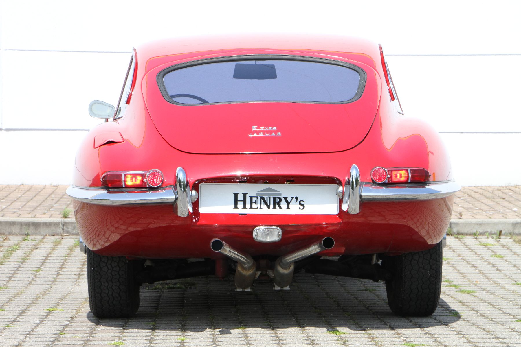Detail b: Jaguar E-Type Serie 1,5 Coupé, Fahrgestellnummer: 1E35148, EZ 07/1968, Fahrzeughalter unbekannt - 1 Eintrag im deutschen Brief, Laufleistung ca. ...