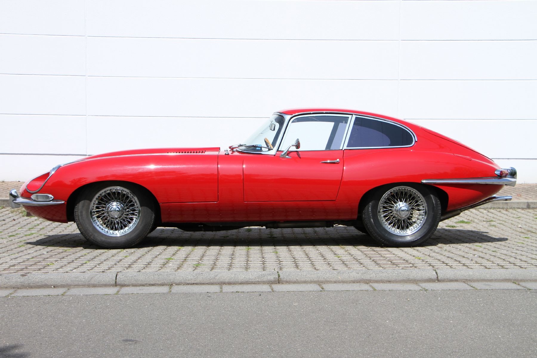 Detail e: Jaguar E-Type Serie 1,5 Coupé, Fahrgestellnummer: 1E35148, EZ 07/1968, Fahrzeughalter unbekannt - 1 Eintrag im deutschen Brief, Laufleistung ca. ...