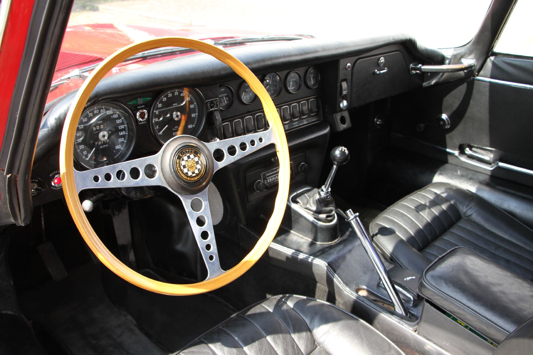 Detail i: Jaguar E-Type Serie 1,5 Coupé, Fahrgestellnummer: 1E35148, EZ 07/1968, Fahrzeughalter unbekannt - 1 Eintrag im deutschen Brief, Laufleistung ca. ...