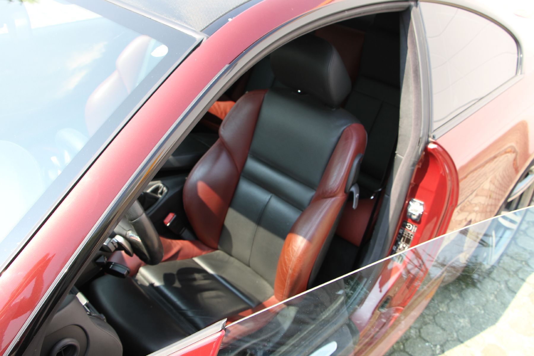 Detail e: BMW M6 Coupé, Fahrgestellnummer: WBSEH91030B777755, EZ 07/2005, 2. Hand, Laufleistung ca. 143.000 km, HU 03/2019, 373 kW/ 507 PS, 10-Zylinder, ...