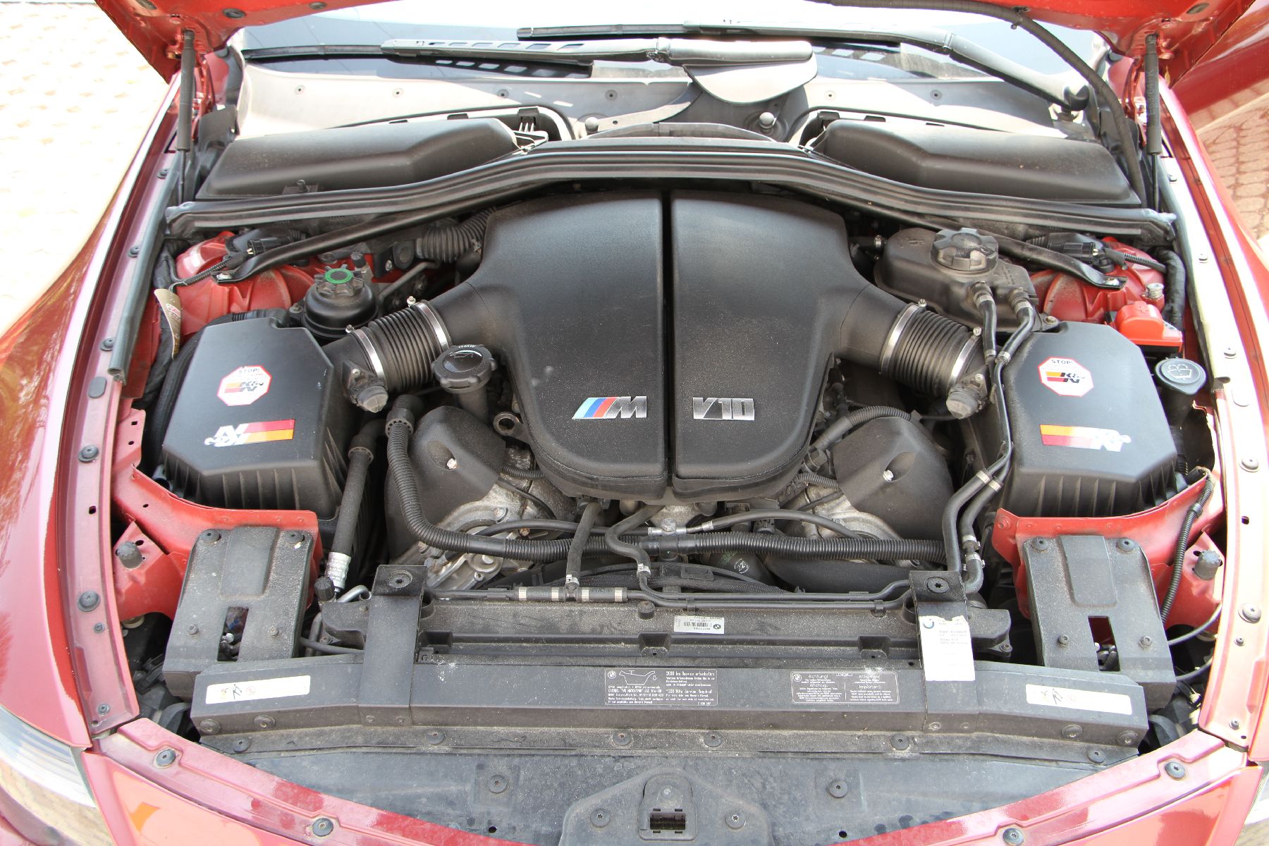 Detail i: BMW M6 Coupé, Fahrgestellnummer: WBSEH91030B777755, EZ 07/2005, 2. Hand, Laufleistung ca. 143.000 km, HU 03/2019, 373 kW/ 507 PS, 10-Zylinder, ...