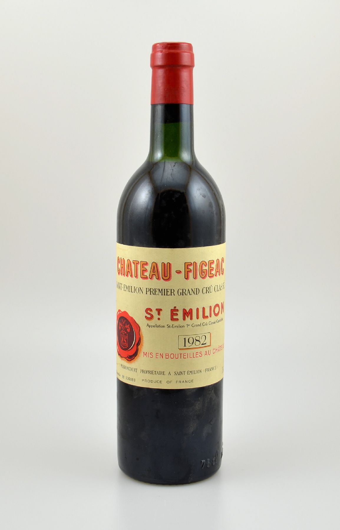 1 Flasche 1982 Chateau Figeac Saint-Emilion Premier Grand Cru Classe, ca. 75 cl, Füllstand: ca. top shoulder, guter Erhaltungszustand, unverkostet, ...