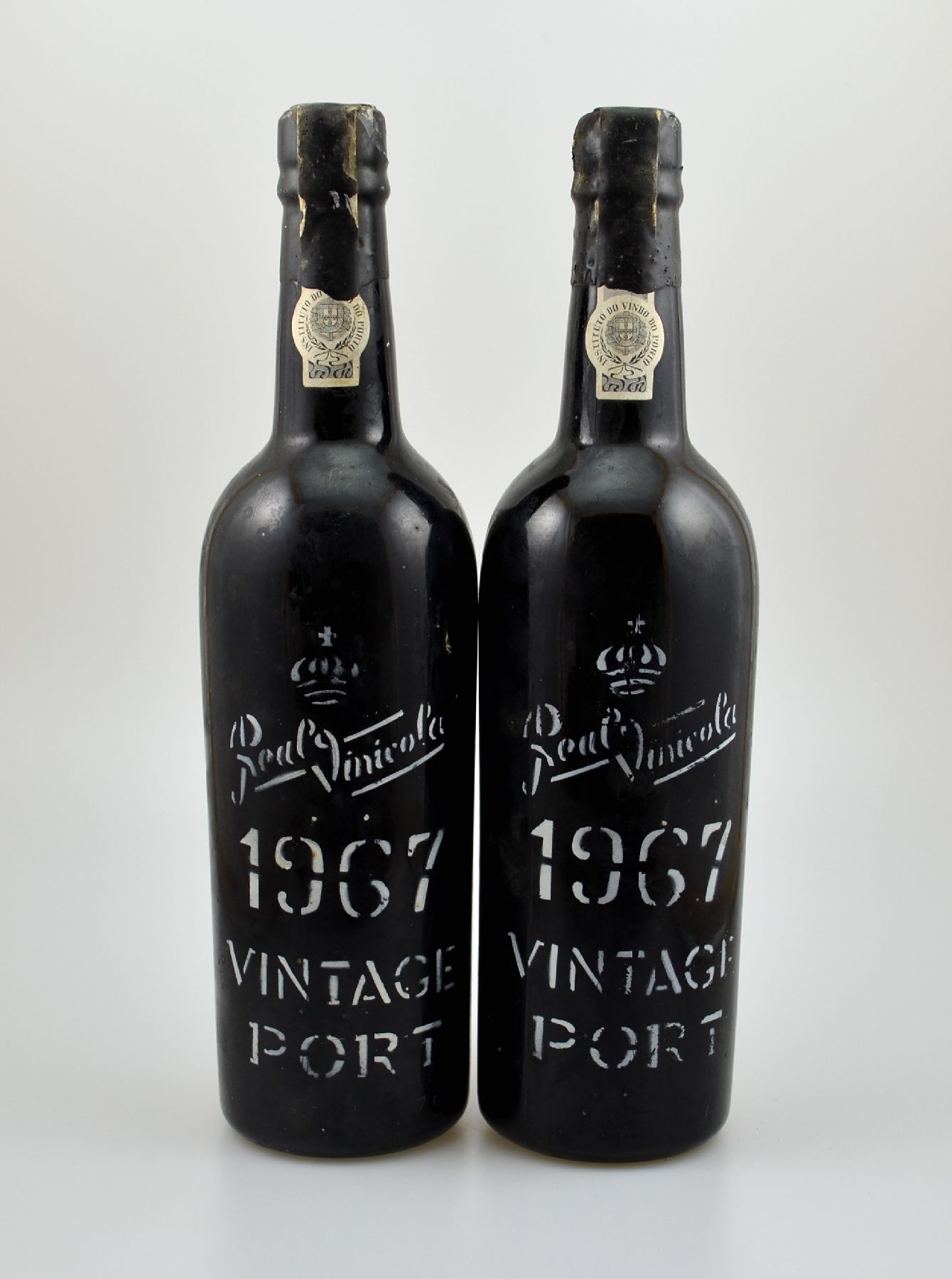 2 Flaschen 1967 Real Vinicola Vintage Port, Füllstände: ca. 75 cl, 20 % Vol., Füllstände: ca. upper mid shoulder bis top shoulder, Kapselwachs l. ...