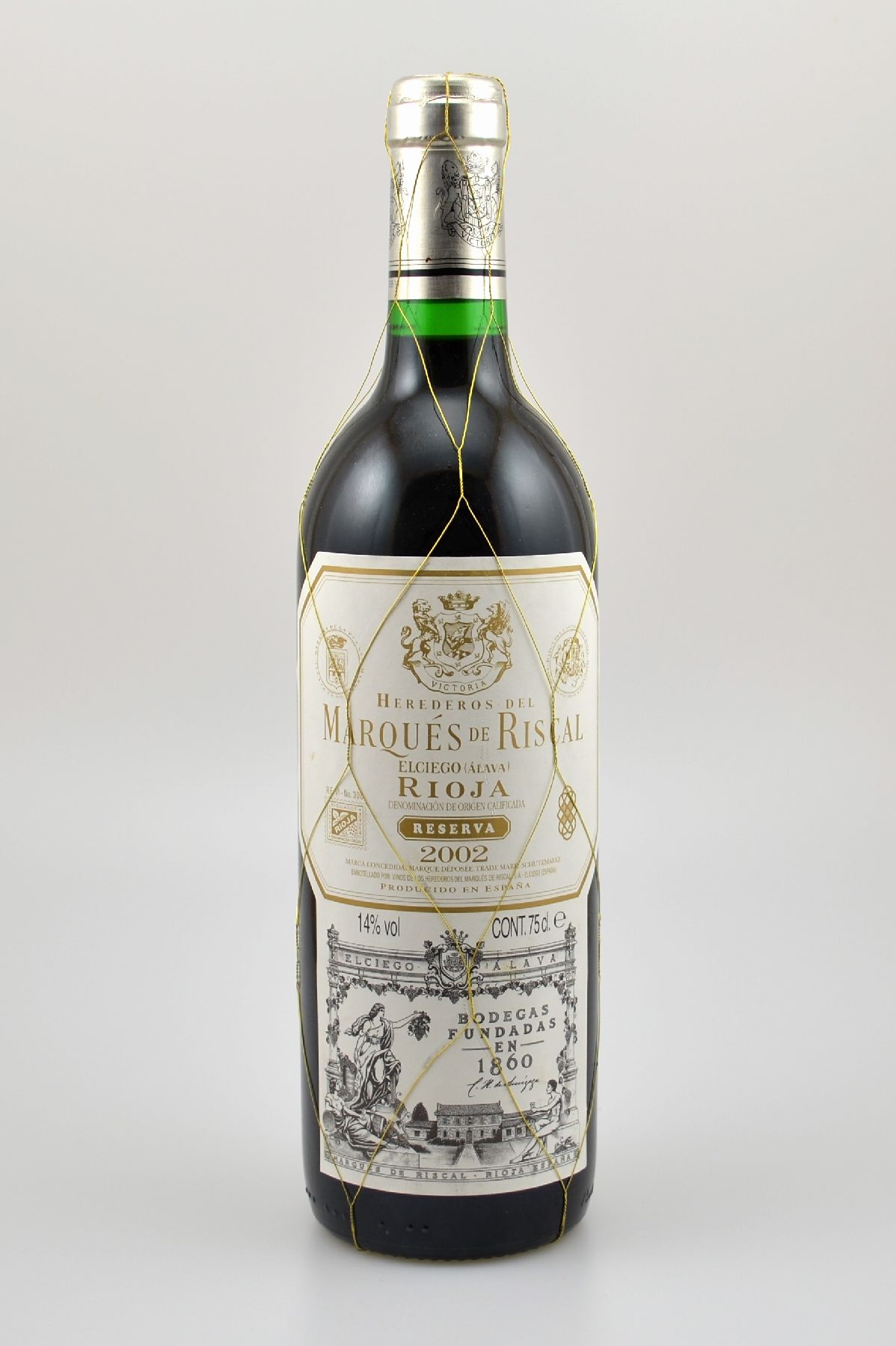 5 Flaschen 2002 Marques de Riscal Reserva, Rioja, je ca. 75 cl, 14 % Vol., Füllstände: je ca. into neck, Etiketten z.T. l. beschmutzt, unverkostet