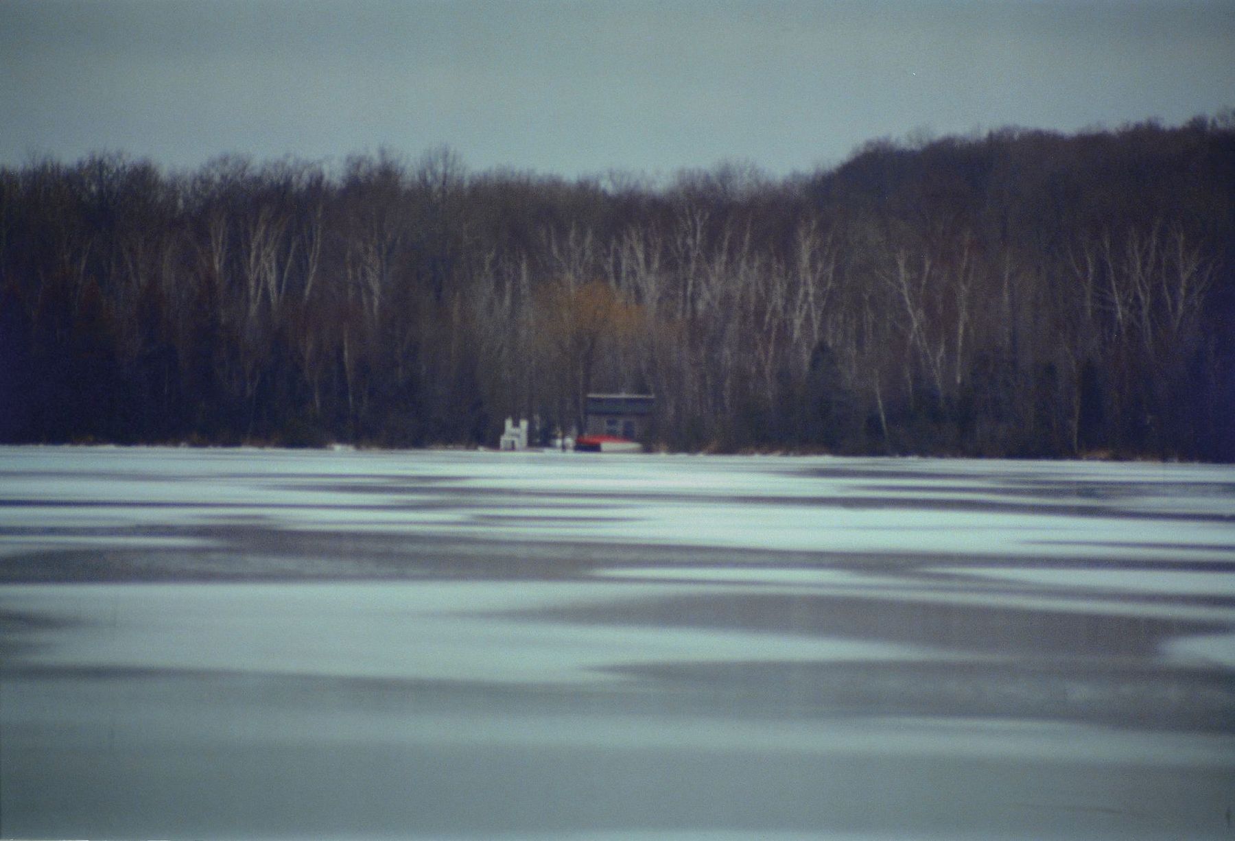 Peter Doig, geb. 1959, Farbfotografie, Fuji Crystal Archive Farb Digitalprint auf PE- Papier, aufgezogen auf Hartschaumplatte, versoauf Fotografie ...
