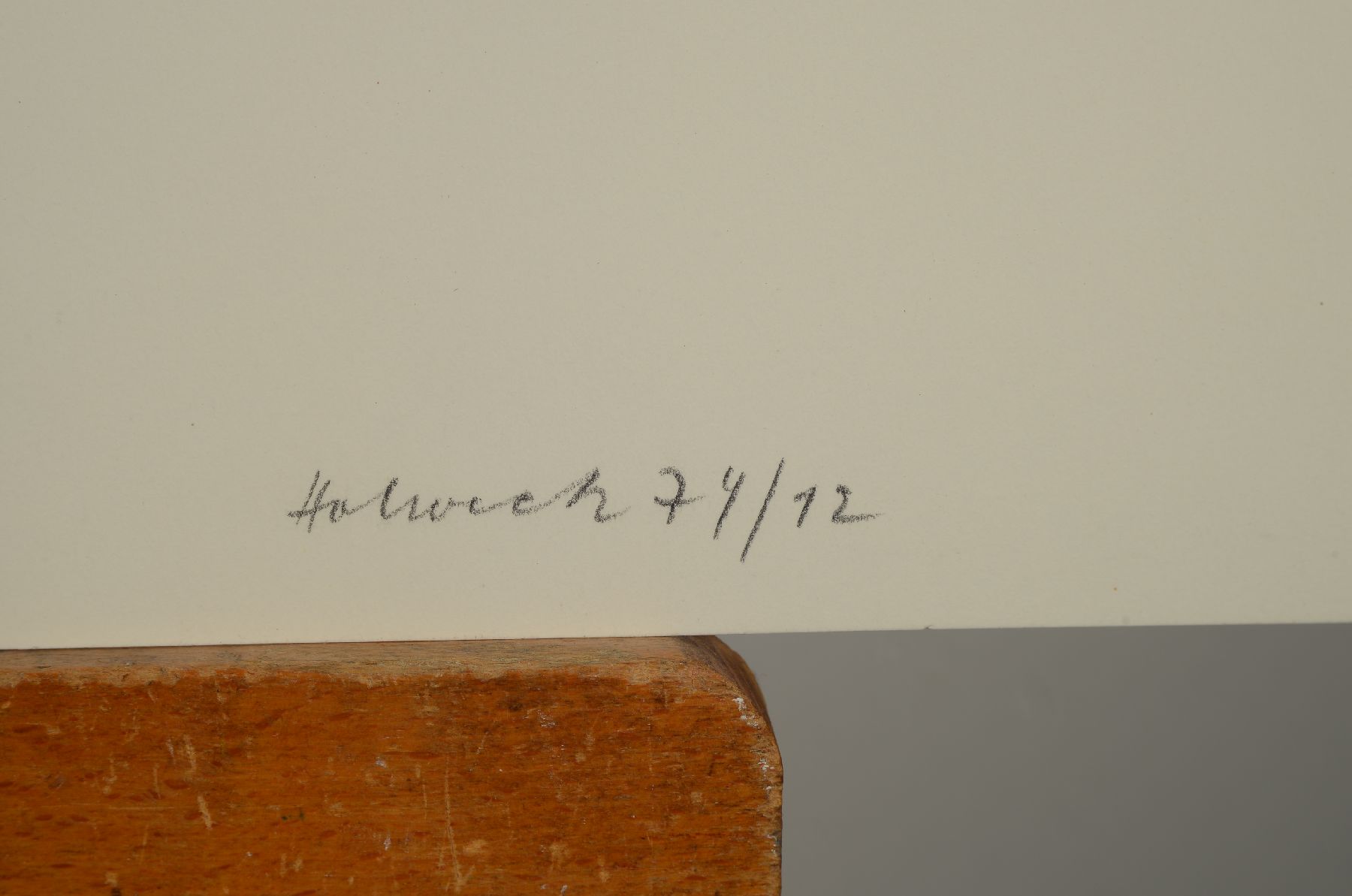 Detail b: Oskar Holweck, 1924-2007, zwei Serigraphien, vertikale und horizontale Strukturen, beide handsigniert und num. 12/74 bzw. 7/74, 65.5 x 49.5 cm