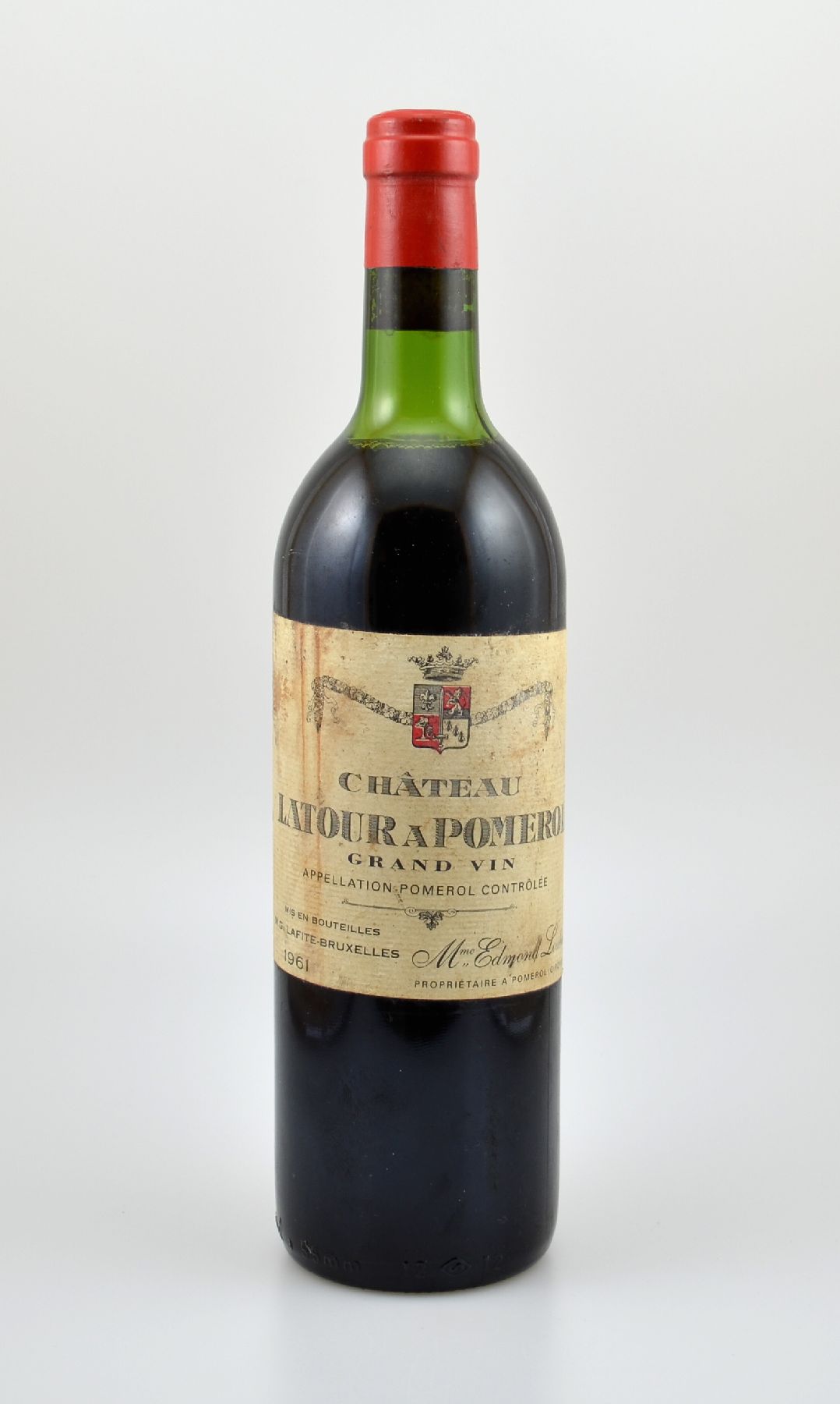 1 Flasche 1961 Chateau Latour a Pomerol, Grand Vin, M.G. Lafite-Bruxelles, Füllstand: ca. top shoulder, Etikett beschmutzt, Korken und Kapsel in ...