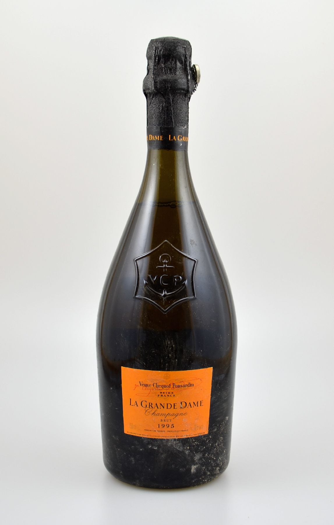 1 Flasche 1995 Veuve Clicquot Ponsardin La Grande Dame Brut, ca. 75 cl, 12,5 % Vol., Abstand zwischen Flaschenboden und Champagner: ca. 3 cm, ...